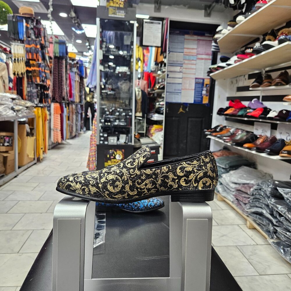 Shoes - Picture 3 of 4